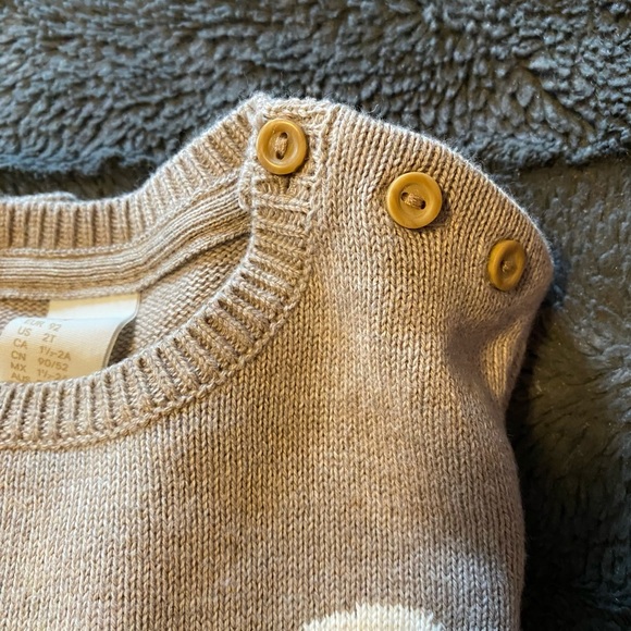 H&M 2T Long sleeve sweat top with bunny in soft knit cotton EUC - Picture 3 of 7